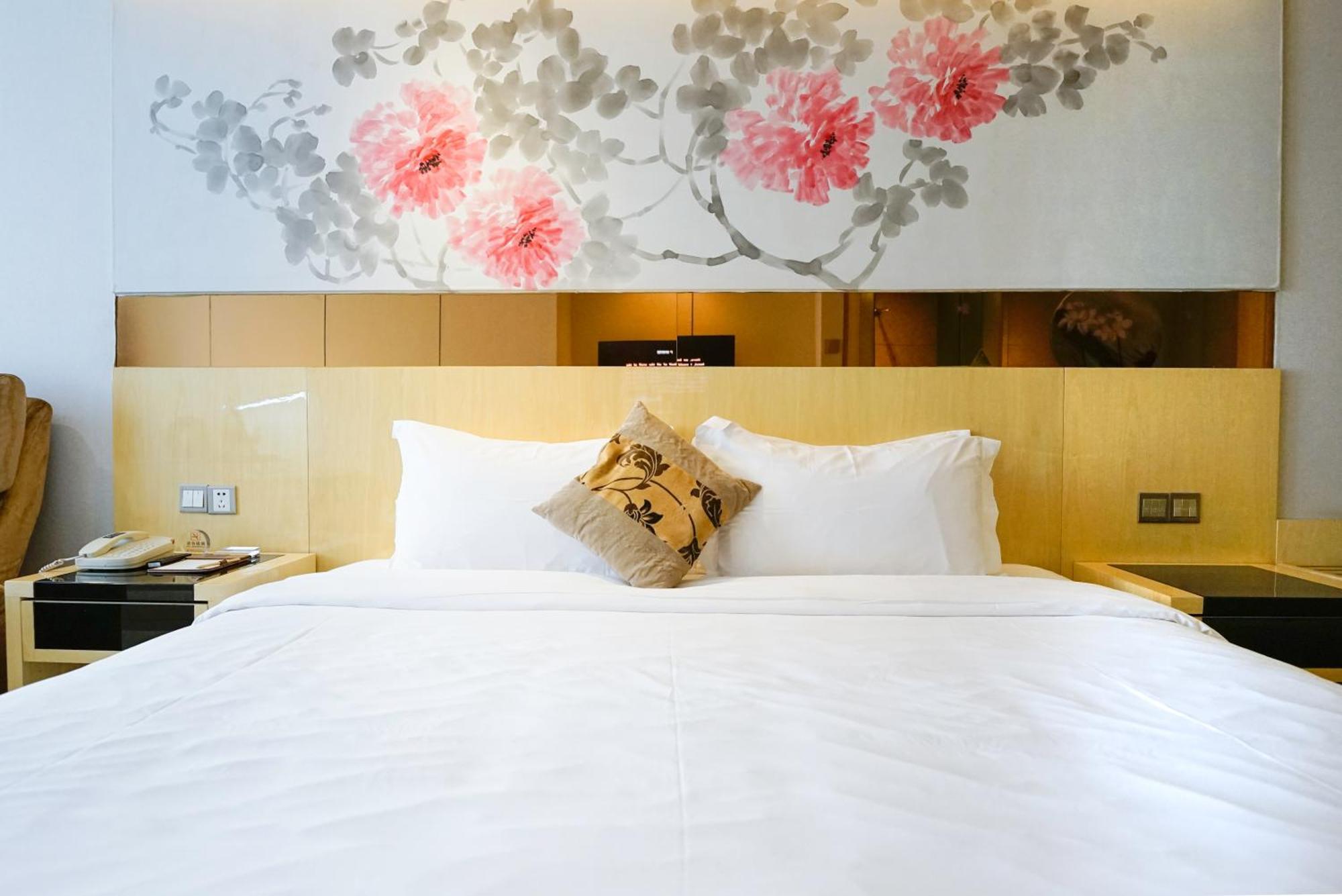 Paco Hotel Beijing Road Pedestrian Street Tuanyida Metro Guangzhou Bagian luar foto
